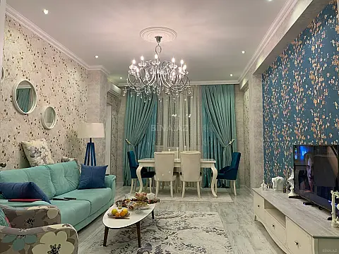 Satılır 3 otaqlı mənzil 135 m²