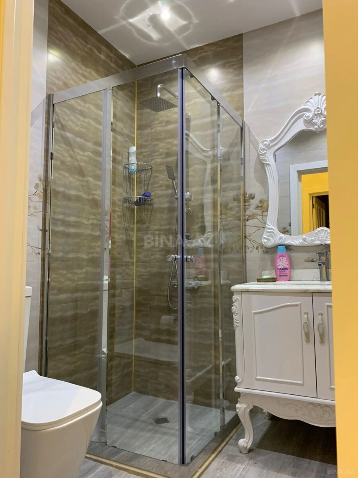 Satılır 3 otaqlı mənzil 135 m²