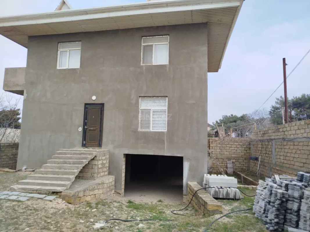 Satılır 4 otaqlı həyət evi 200 m²