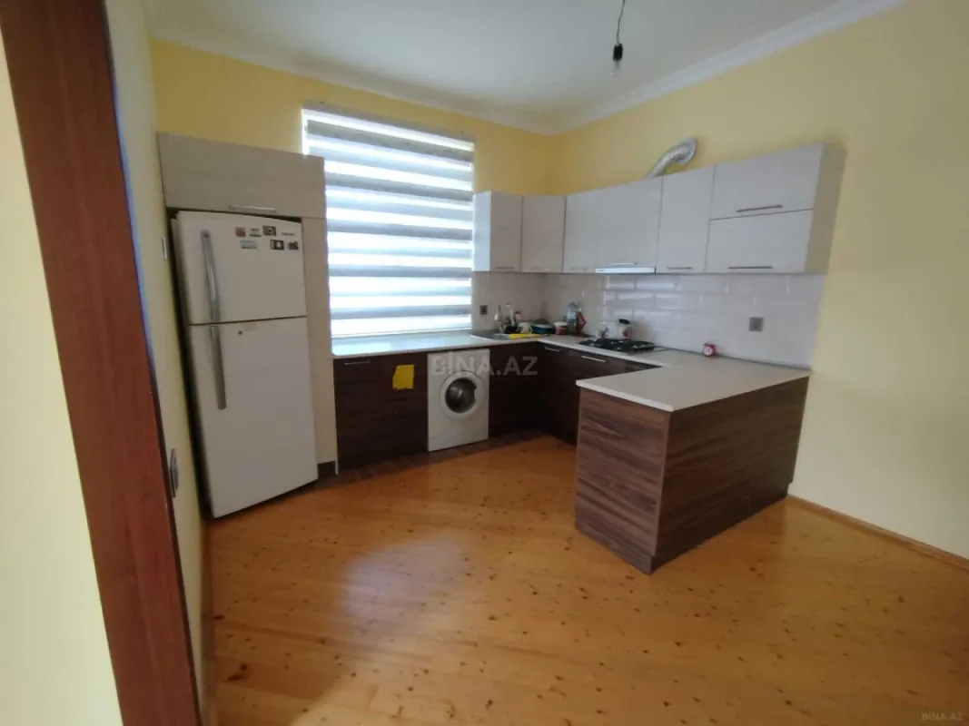 Satılır 4 otaqlı həyət evi 200 m²
