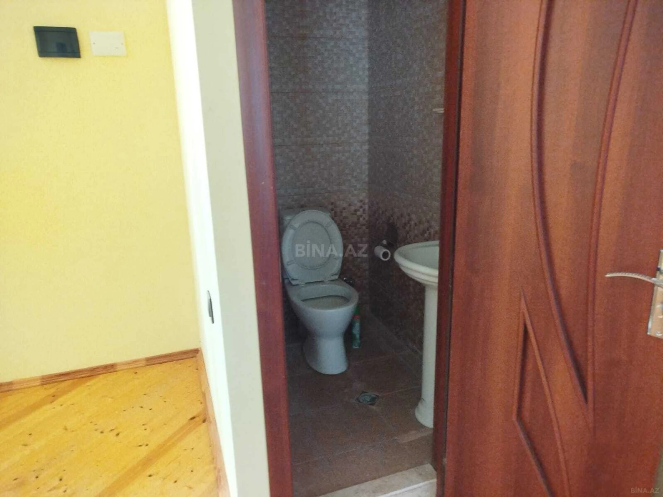 Satılır 4 otaqlı həyət evi 200 m²