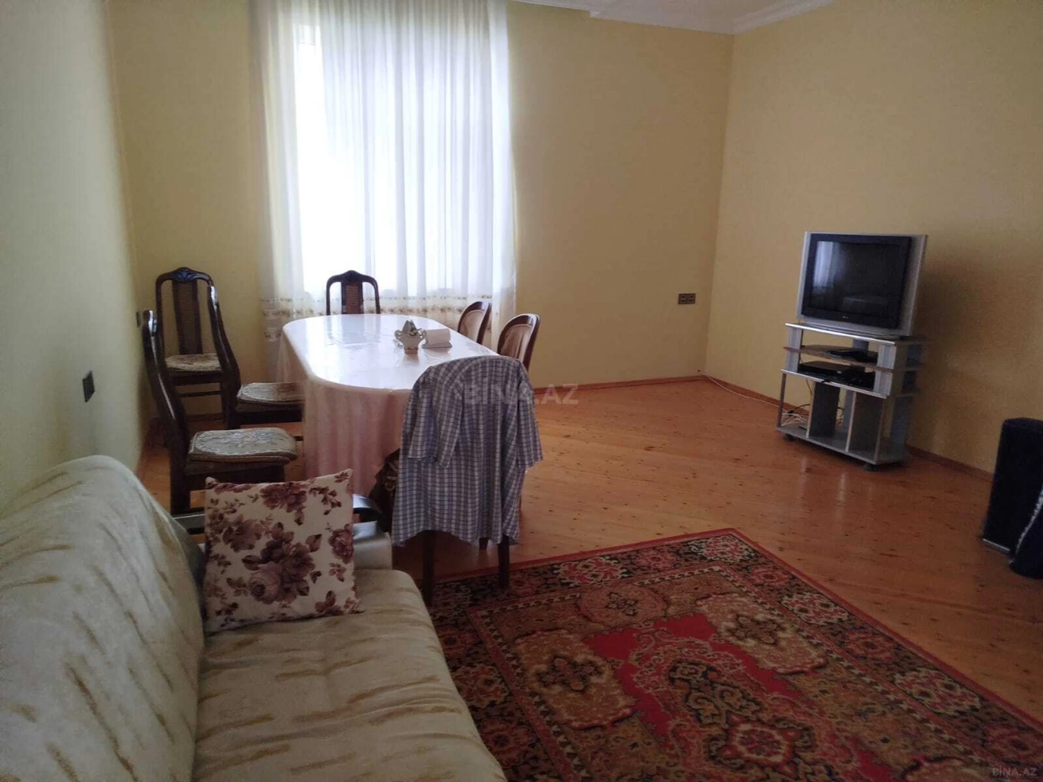 Satılır 4 otaqlı həyət evi 200 m²