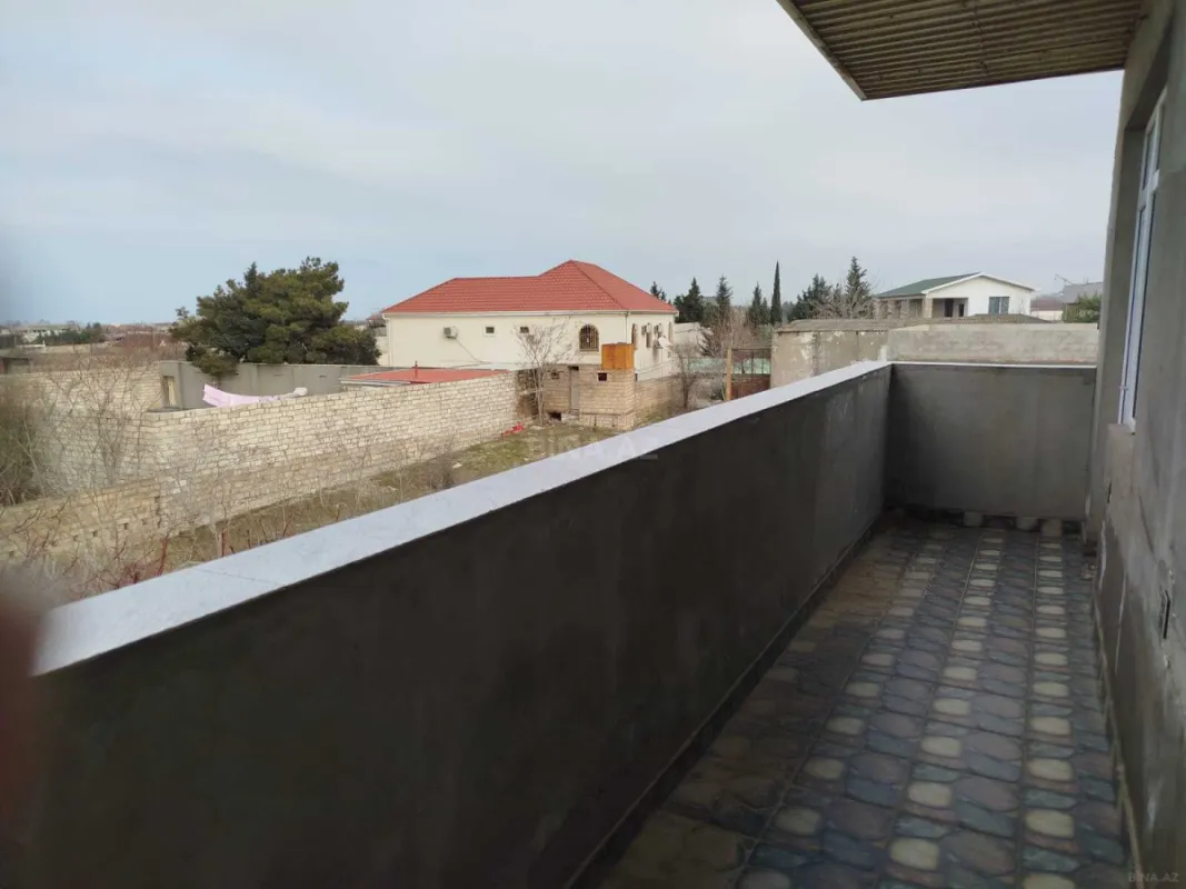 Satılır 4 otaqlı həyət evi 200 m²