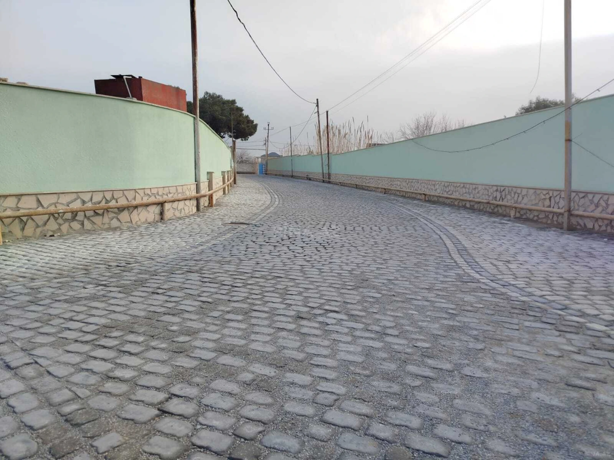 Satılır 4 otaqlı həyət evi 200 m²