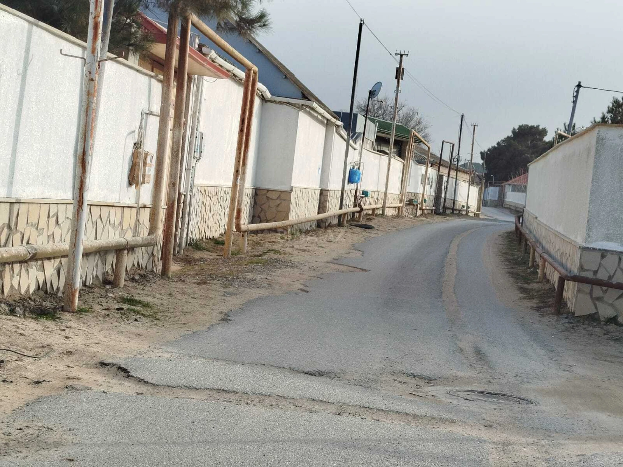 Satılır 4 otaqlı həyət evi 200 m²