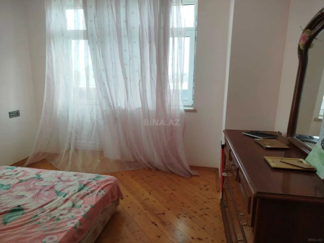 Satılır 4 otaqlı həyət evi 200 m²
