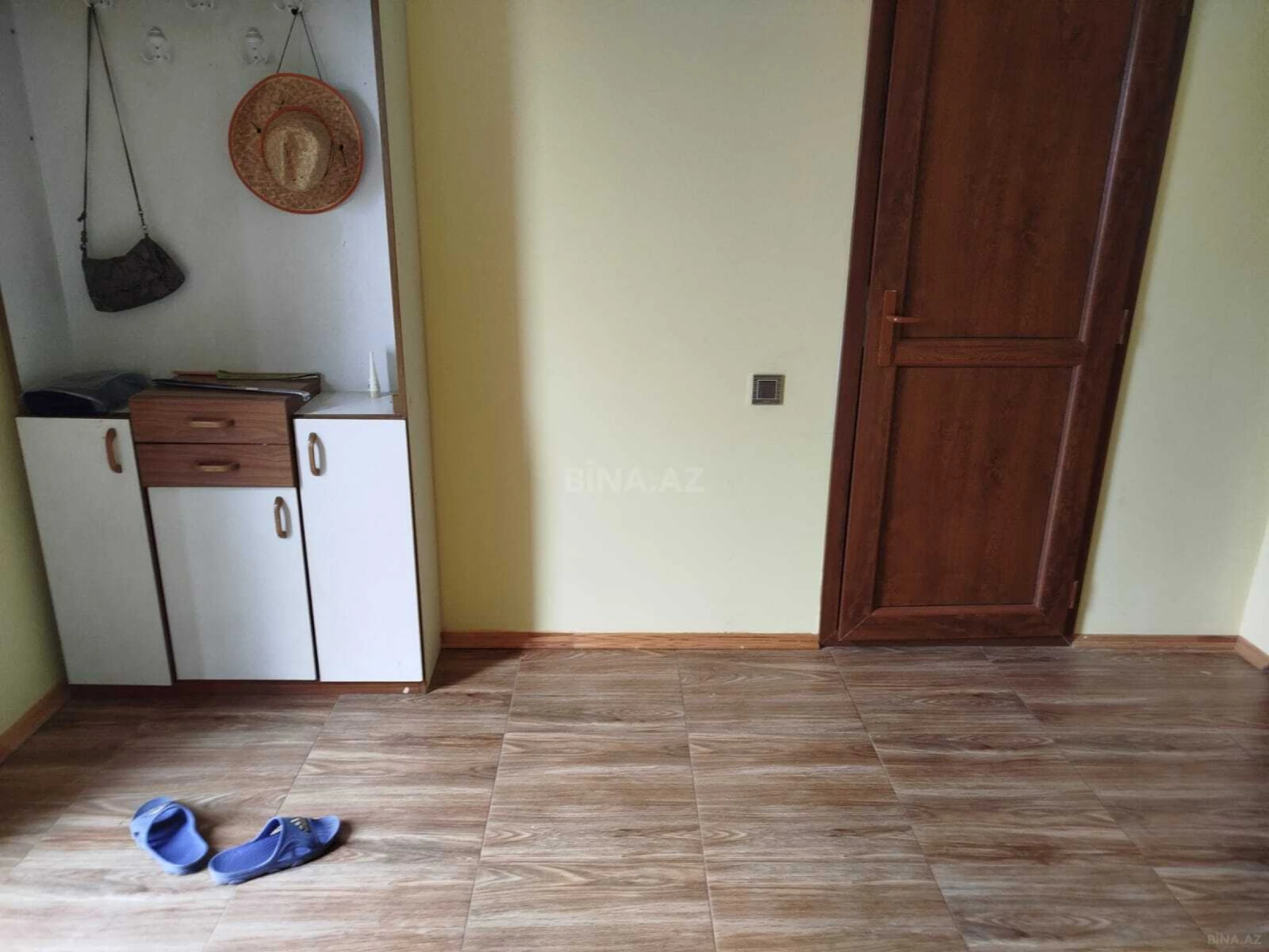 Satılır 4 otaqlı həyət evi 200 m²