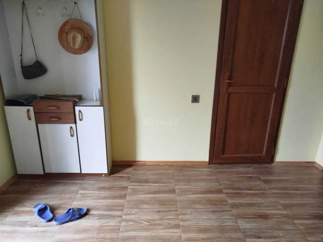 Satılır 4 otaqlı həyət evi 200 m²