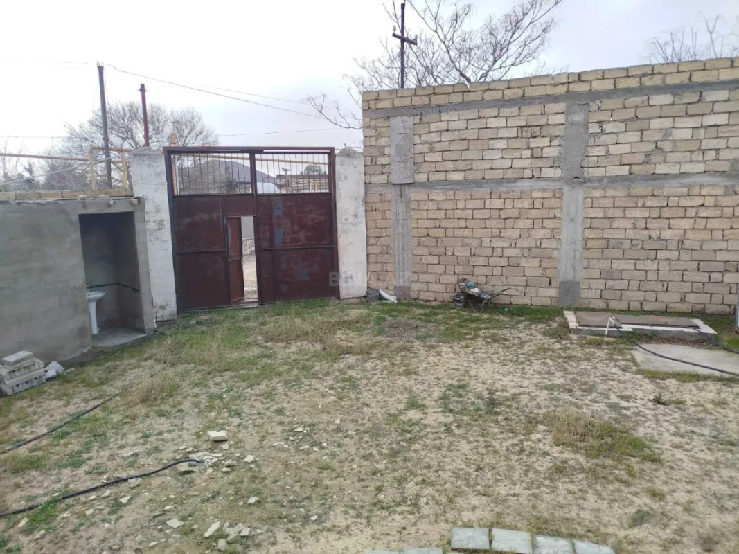 Satılır 4 otaqlı həyət evi 200 m²