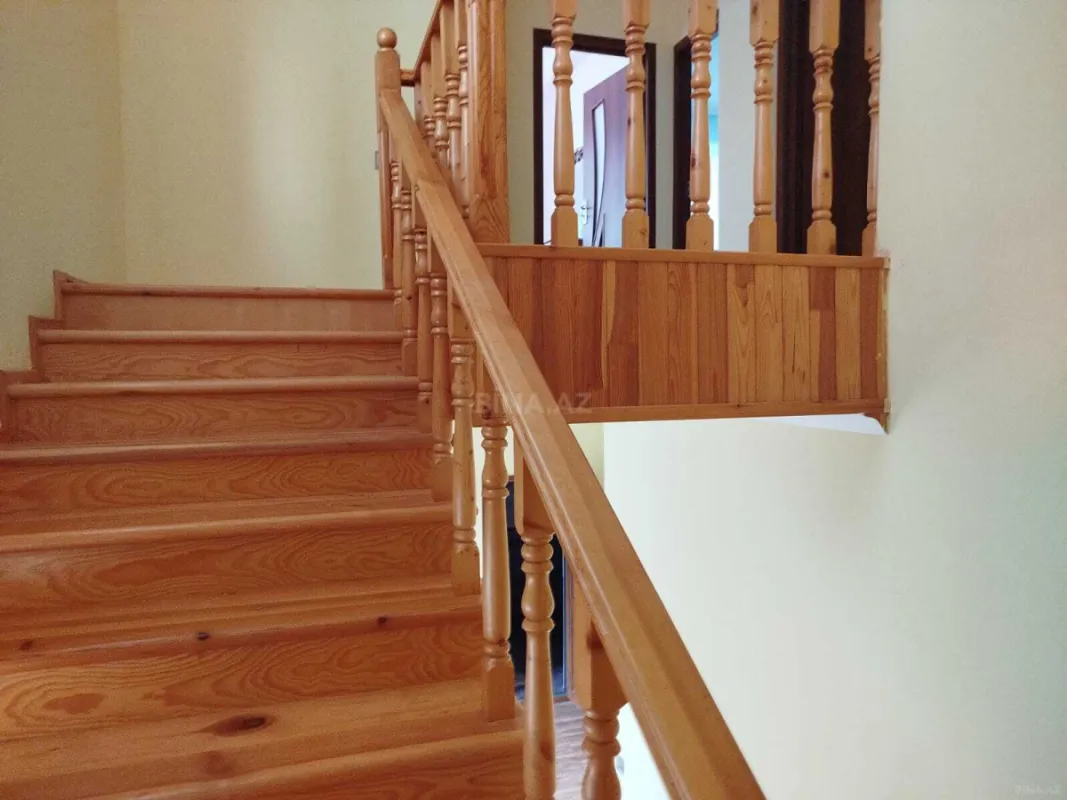 Satılır 4 otaqlı həyət evi 200 m²