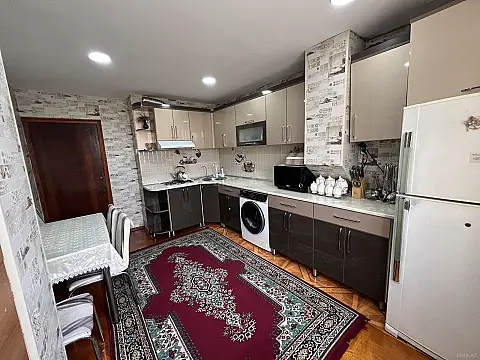 Satılır 4 otaqlı mənzil 100 m²