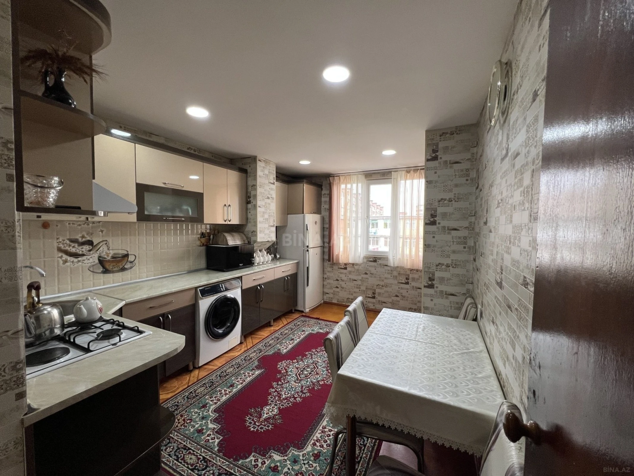 Satılır 4 otaqlı mənzil 100 m²