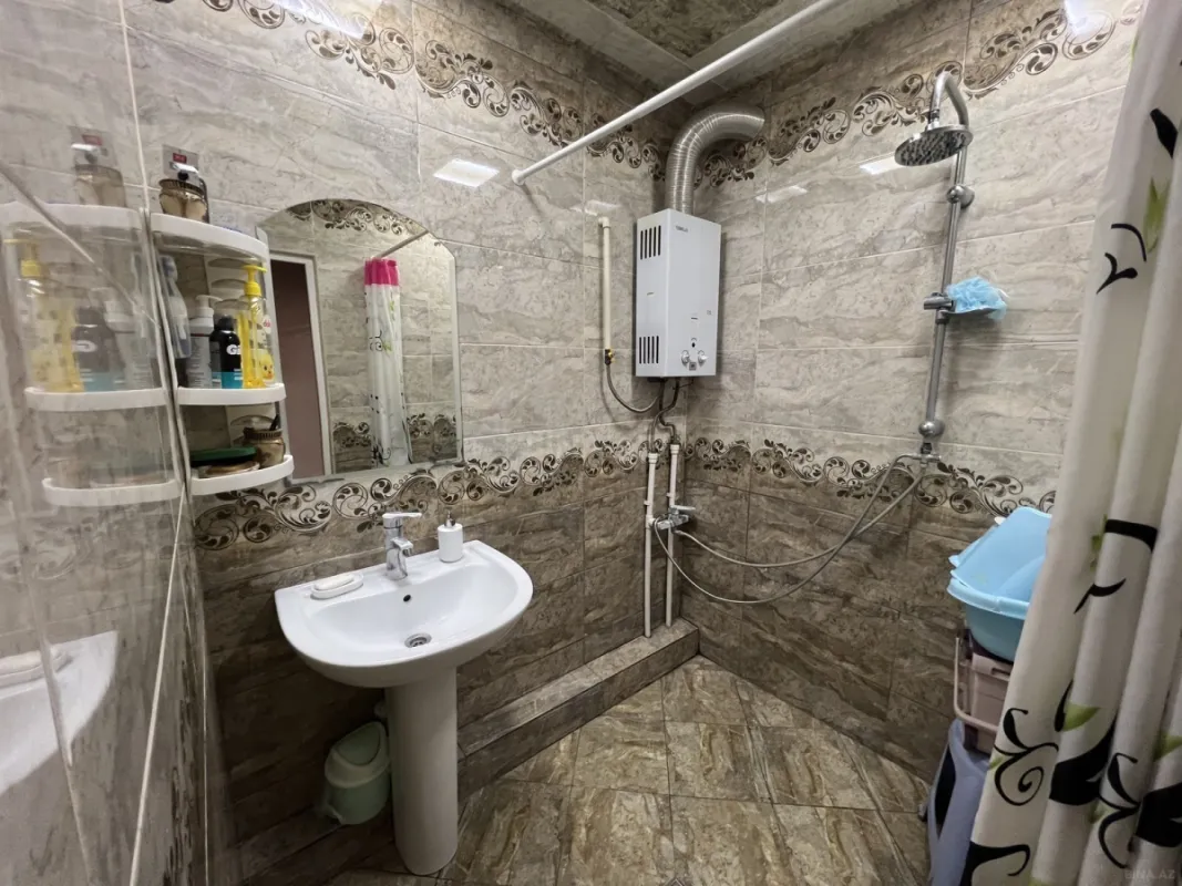 Satılır 4 otaqlı mənzil 100 m²