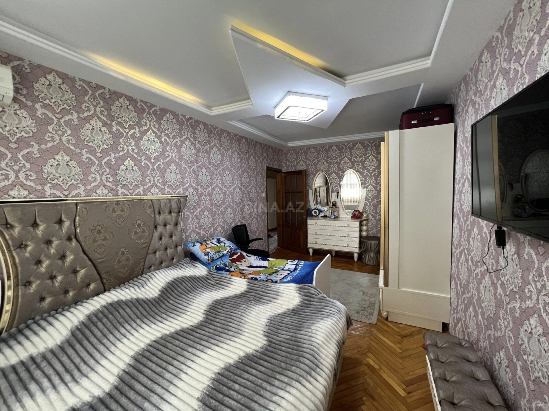 Satılır 4 otaqlı mənzil 100 m²