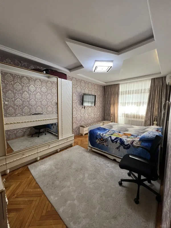 Satılır 4 otaqlı mənzil 100 m²