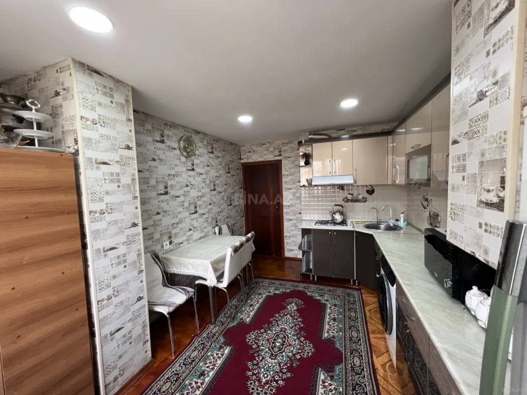Satılır 4 otaqlı mənzil 100 m²