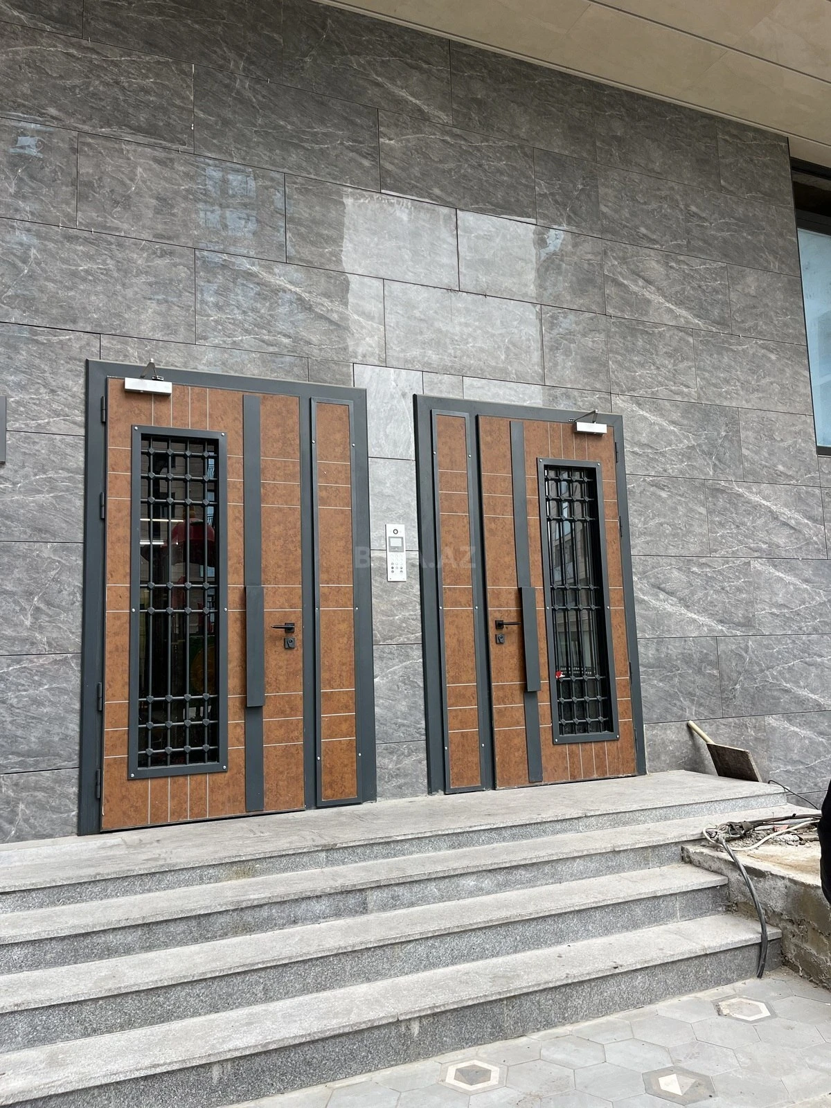 Satılır 1 otaqlı mənzil 64 m²