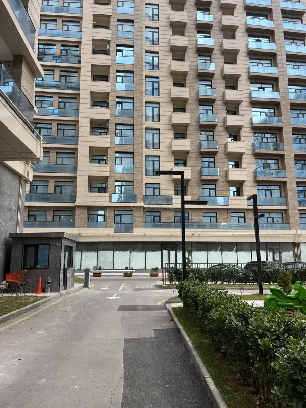 Satılır 1 otaqlı mənzil 64 m²