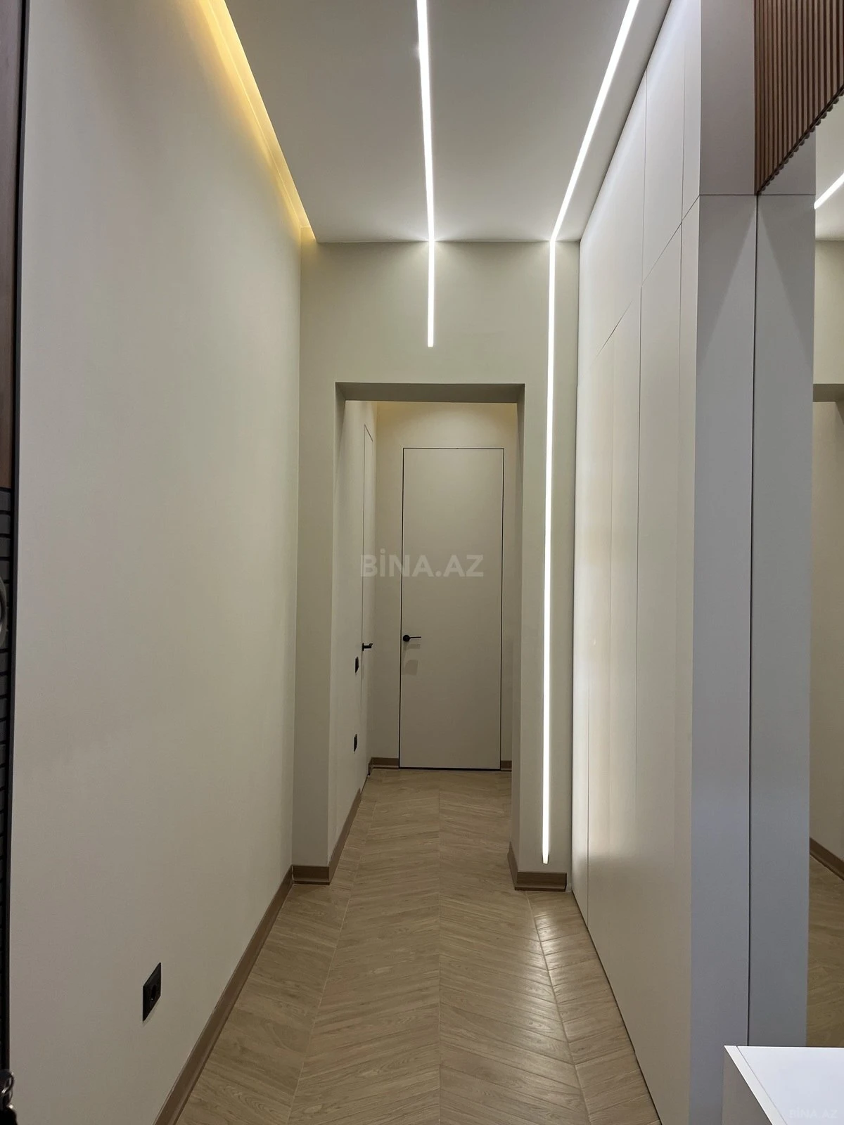 Satılır 1 otaqlı mənzil 64 m²