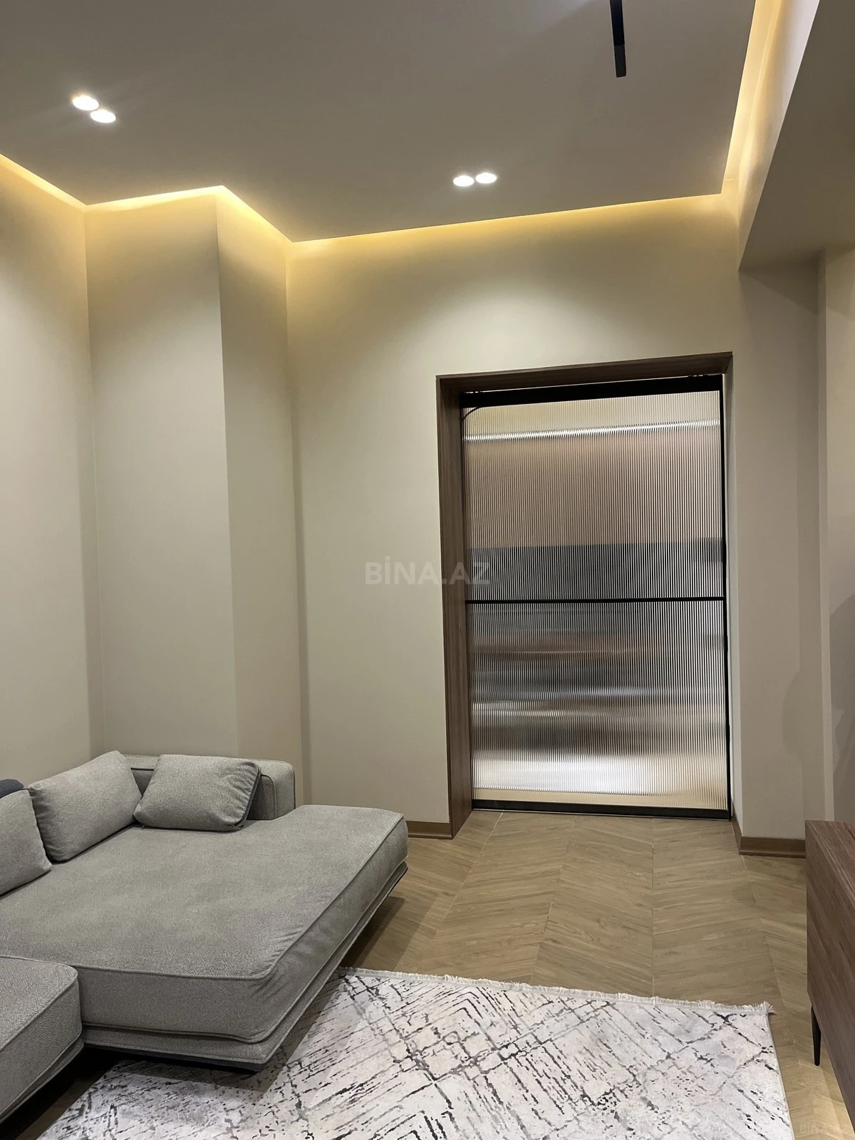Satılır 1 otaqlı mənzil 64 m²
