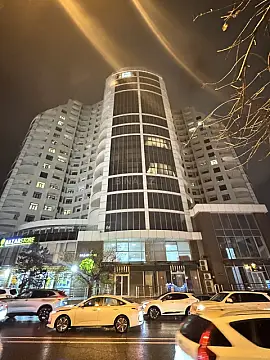 Satılır 4 otaqlı mənzil 187 m²