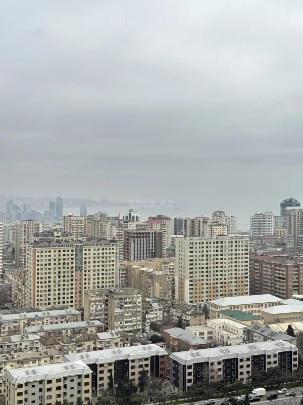 Satılır 4 otaqlı mənzil 187 m²