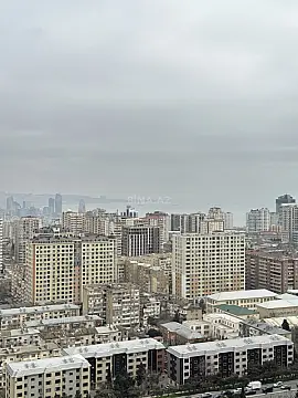 Satılır 4 otaqlı mənzil 187 m²