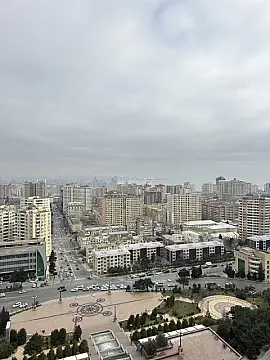 Satılır 4 otaqlı mənzil 187 m²