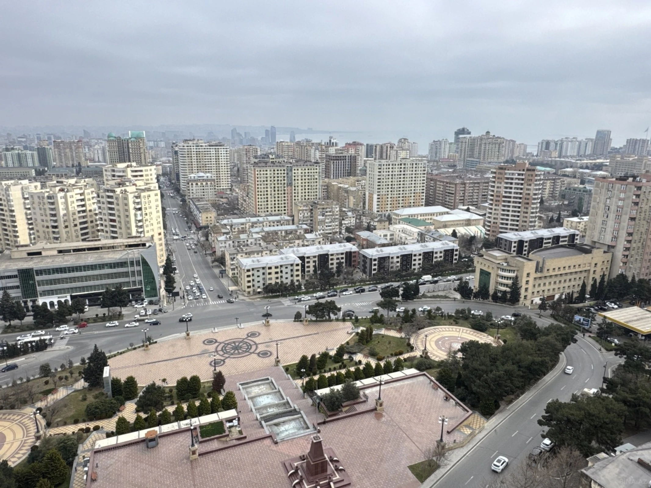 Satılır 4 otaqlı mənzil 187 m²