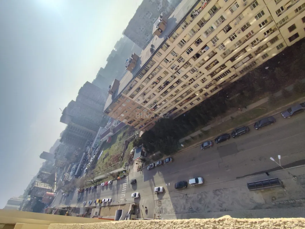 Satılır 2 otaqlı mənzil 68 m²