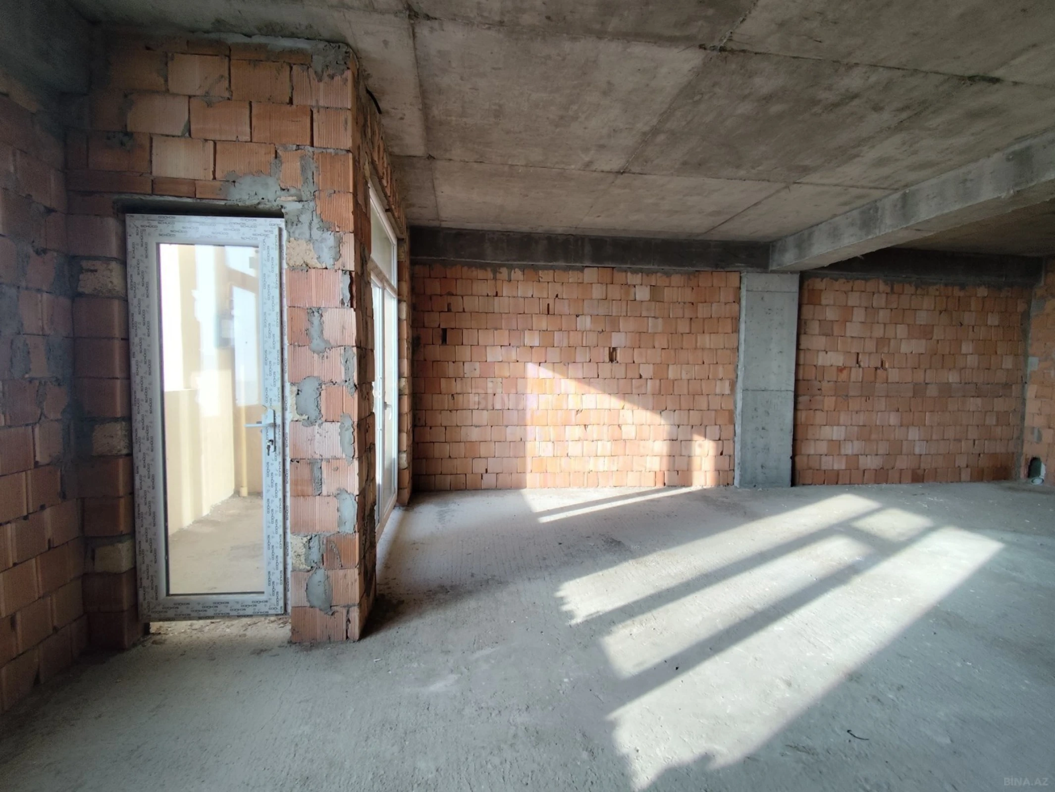 Satılır 2 otaqlı mənzil 68 m²