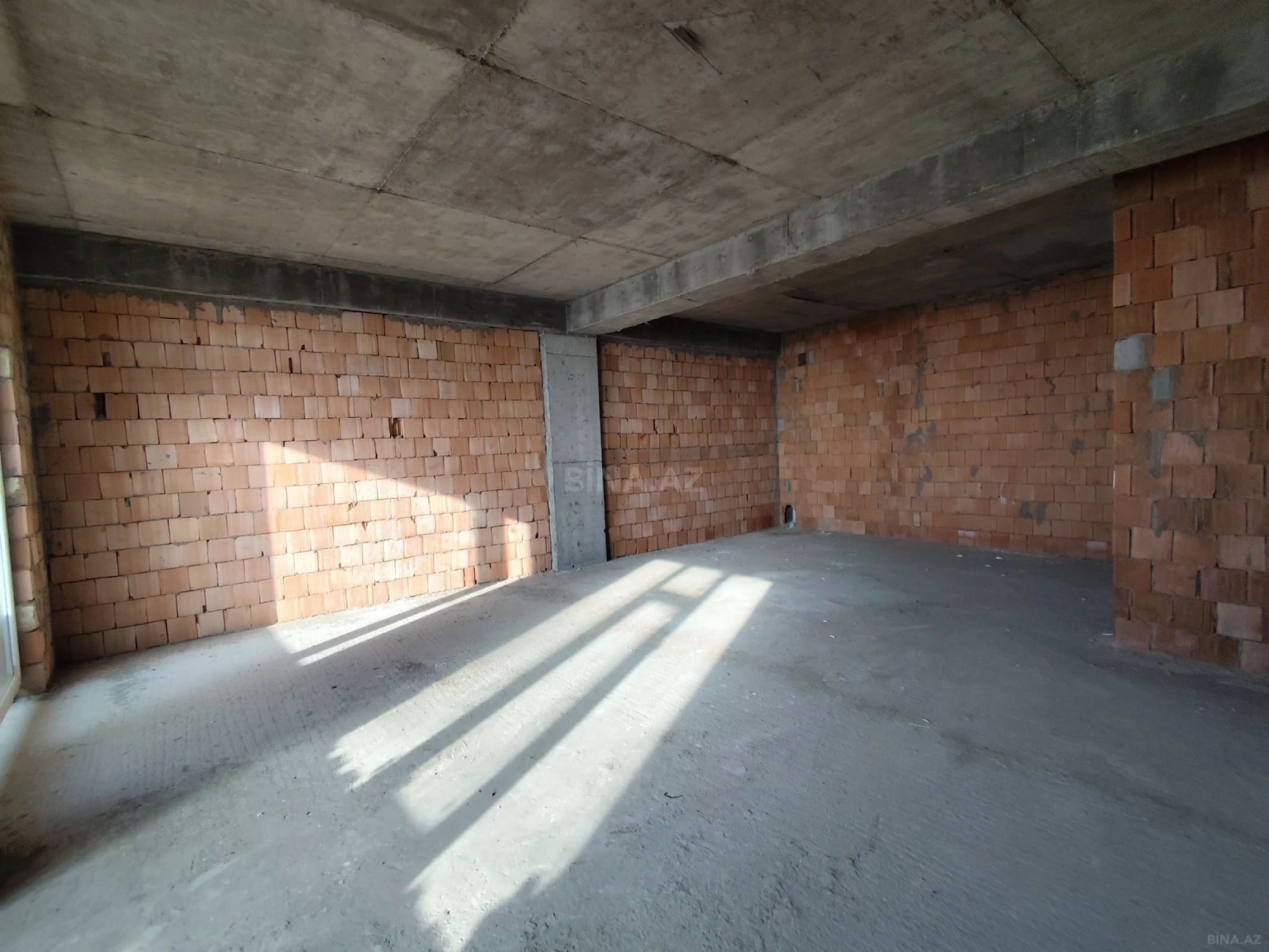 Satılır 2 otaqlı mənzil 68 m²