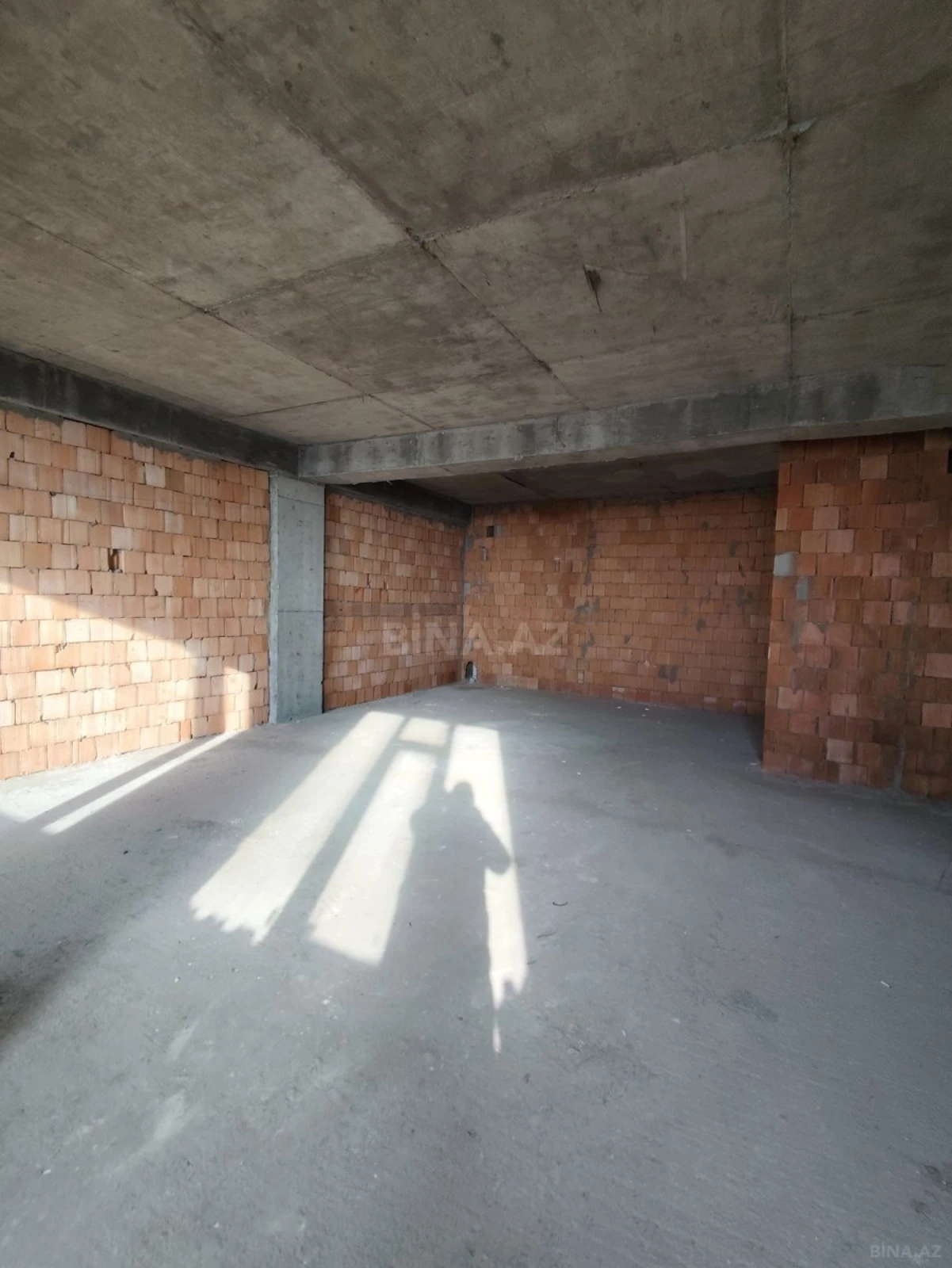 Satılır 2 otaqlı mənzil 68 m²