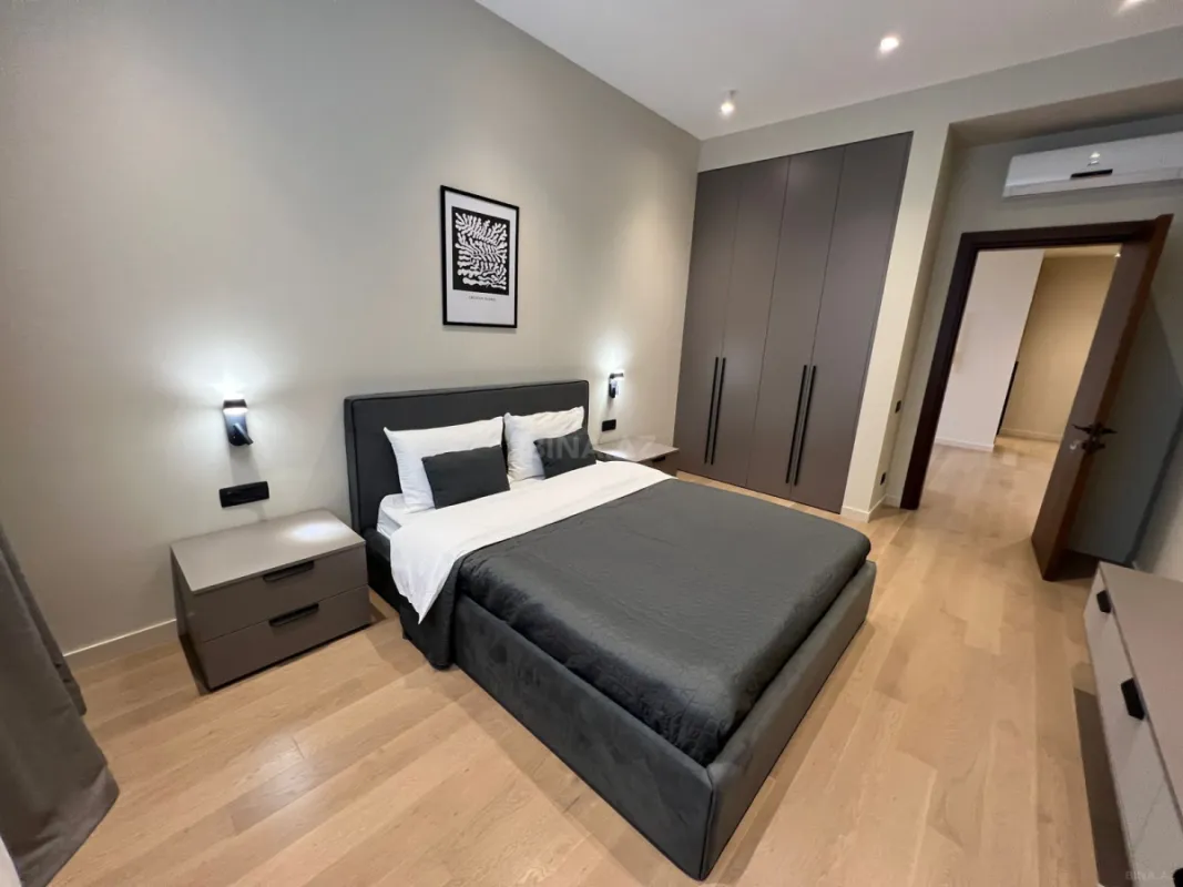 Kirayə verilir 3 otaqlı mənzil 160 m²