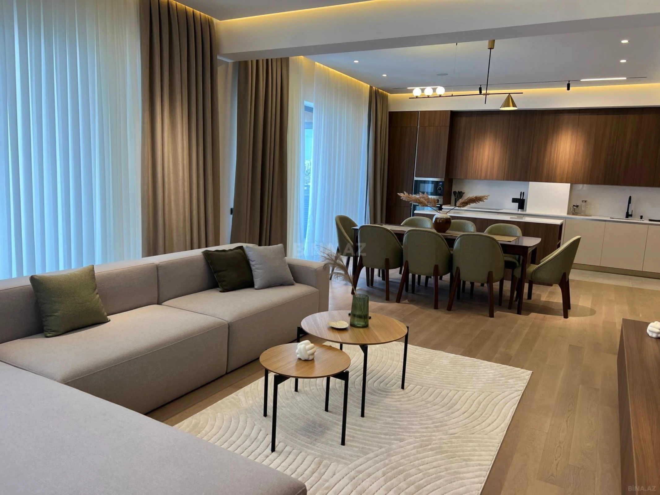 Kirayə verilir 3 otaqlı mənzil 160 m²