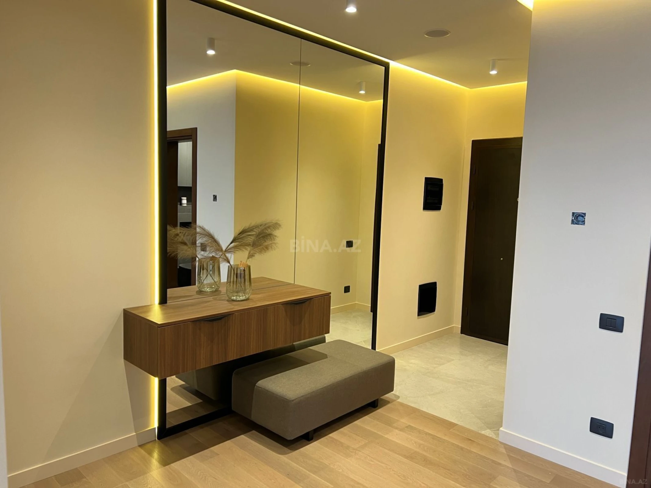 Kirayə verilir 3 otaqlı mənzil 160 m²