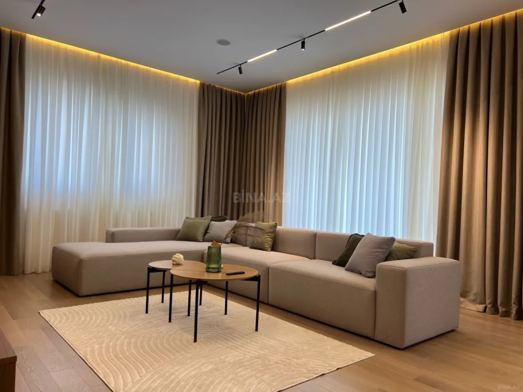 Kirayə verilir 3 otaqlı mənzil 160 m²