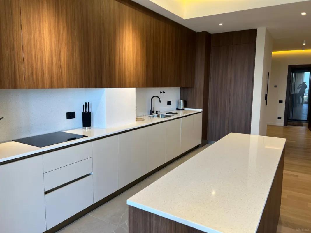 Kirayə verilir 3 otaqlı mənzil 160 m²
