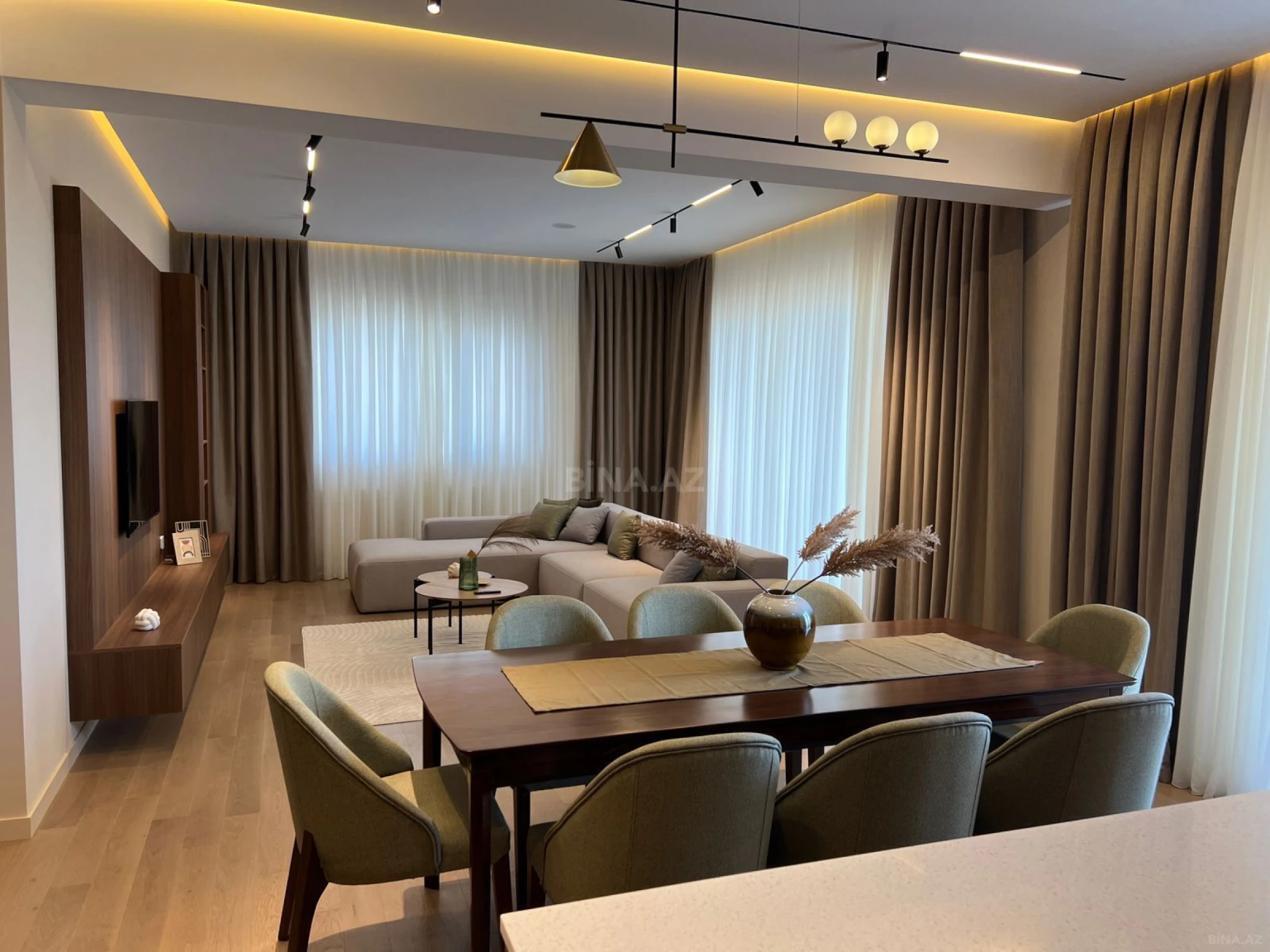 Kirayə verilir 3 otaqlı mənzil 160 m²