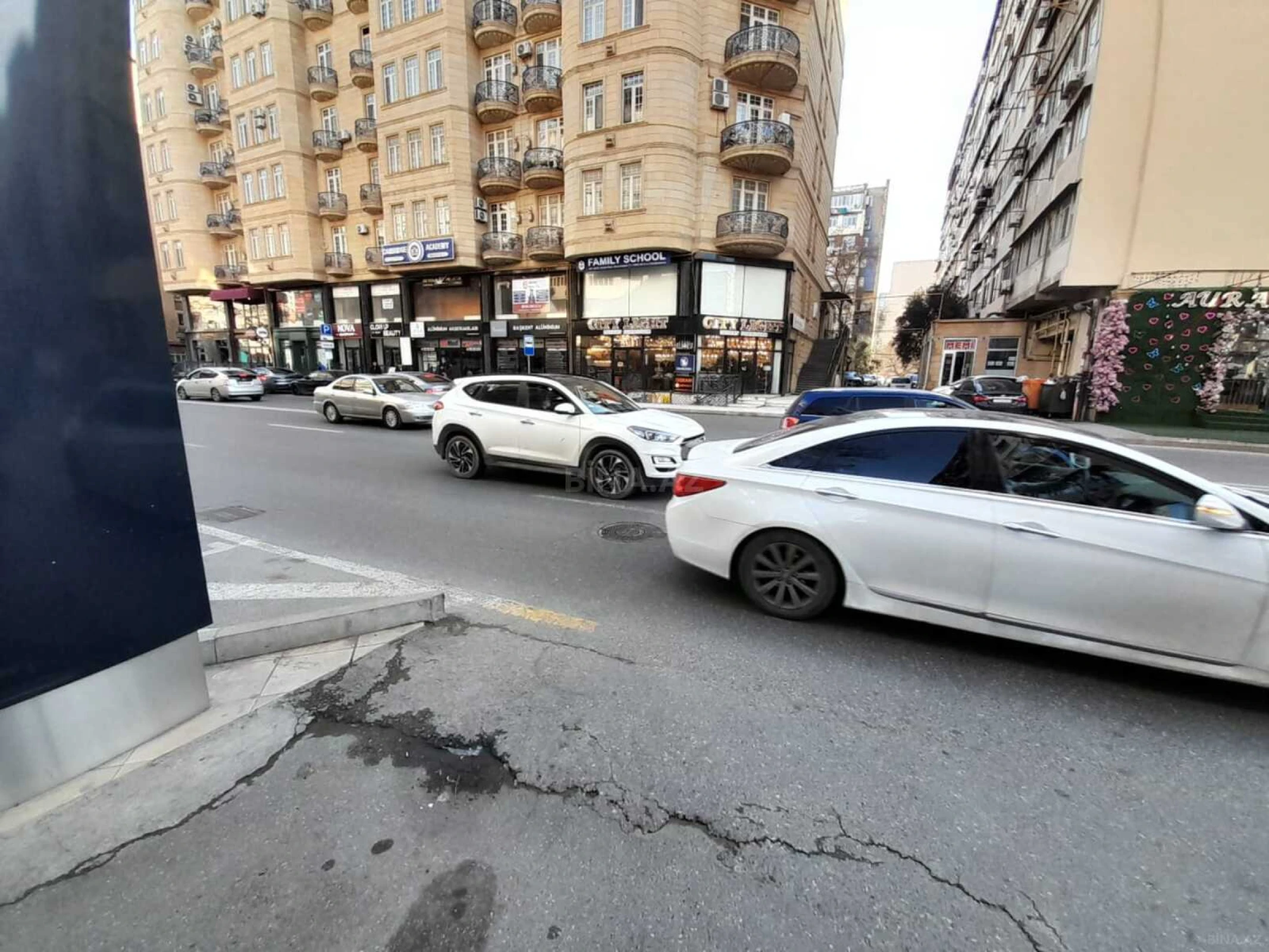 Satılır obyekt 1180 m²