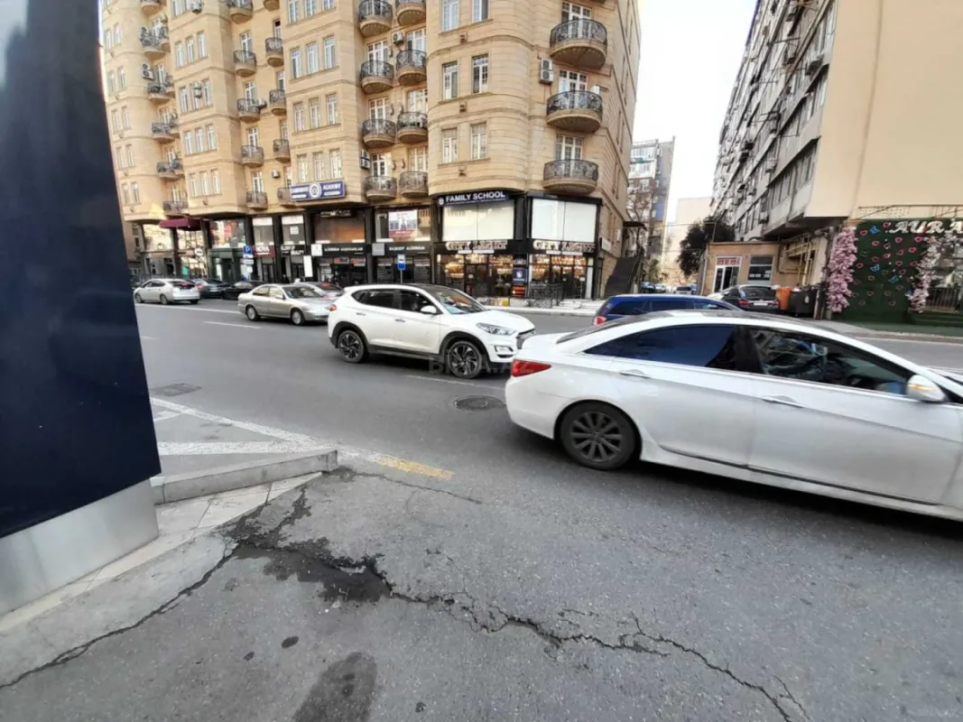 Satılır obyekt 1180 m²