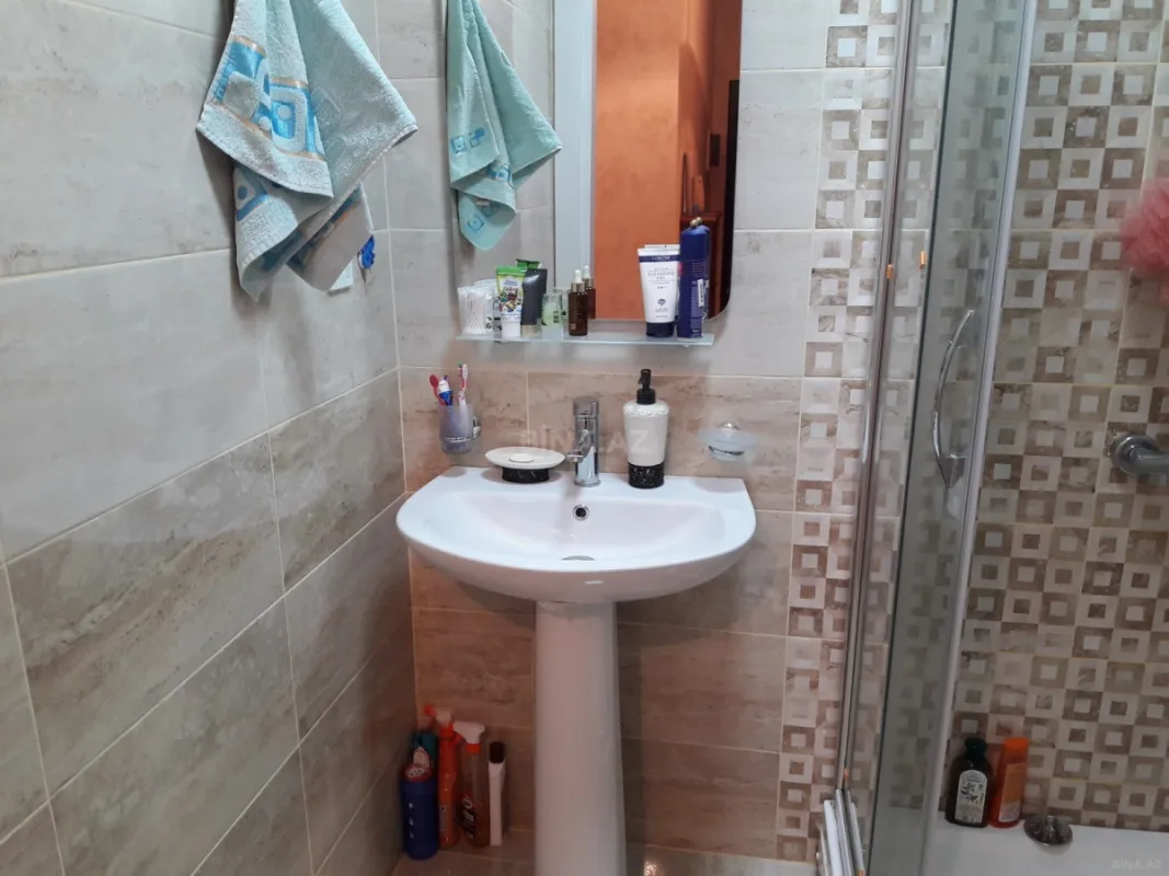 Kirayə verilir 2 otaqlı mənzil 75 m²