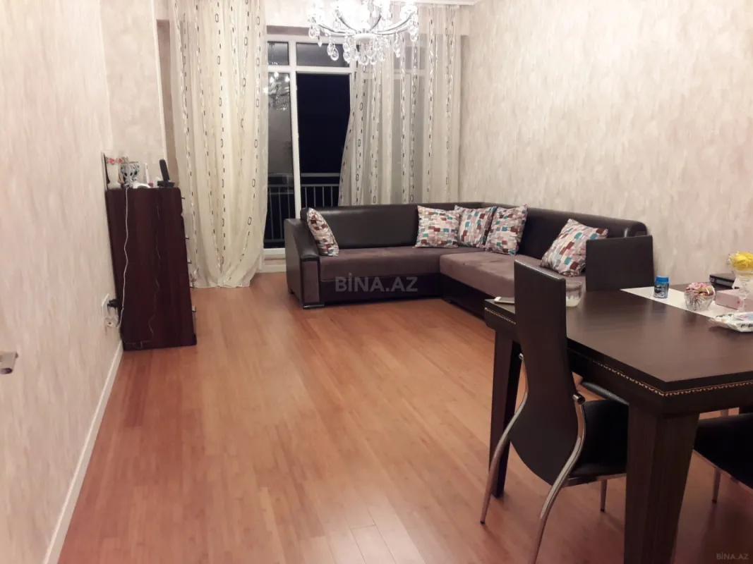 Kirayə verilir 2 otaqlı mənzil 75 m²