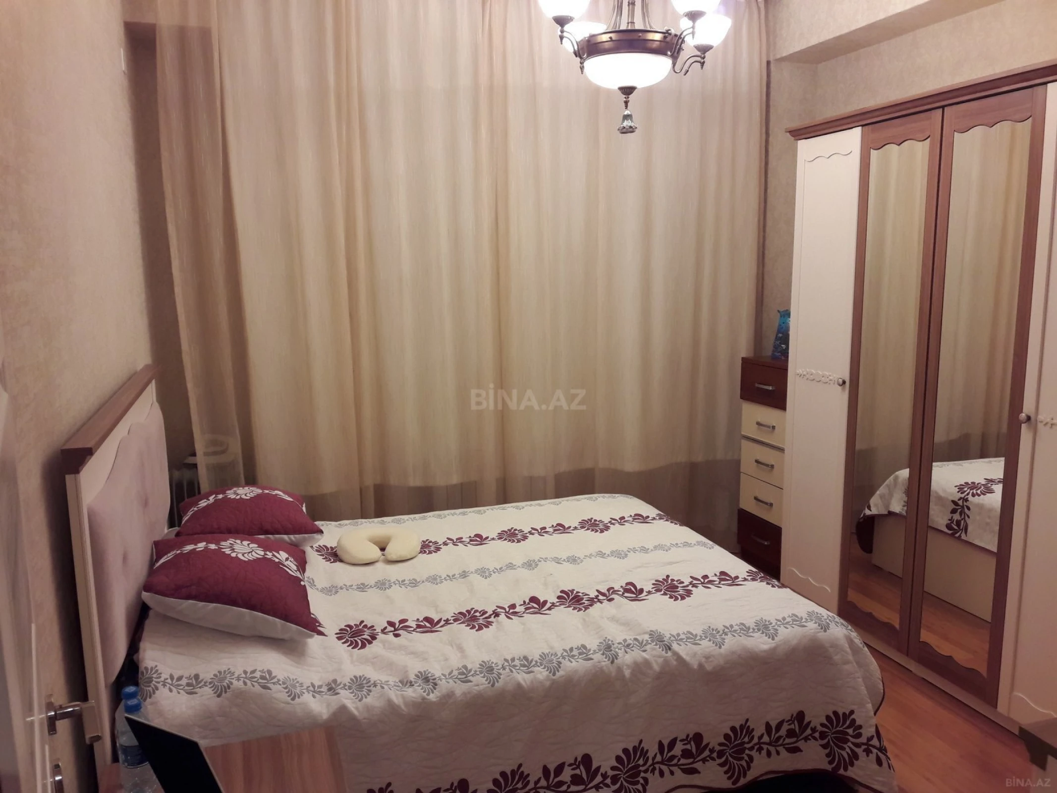 Kirayə verilir 2 otaqlı mənzil 75 m²