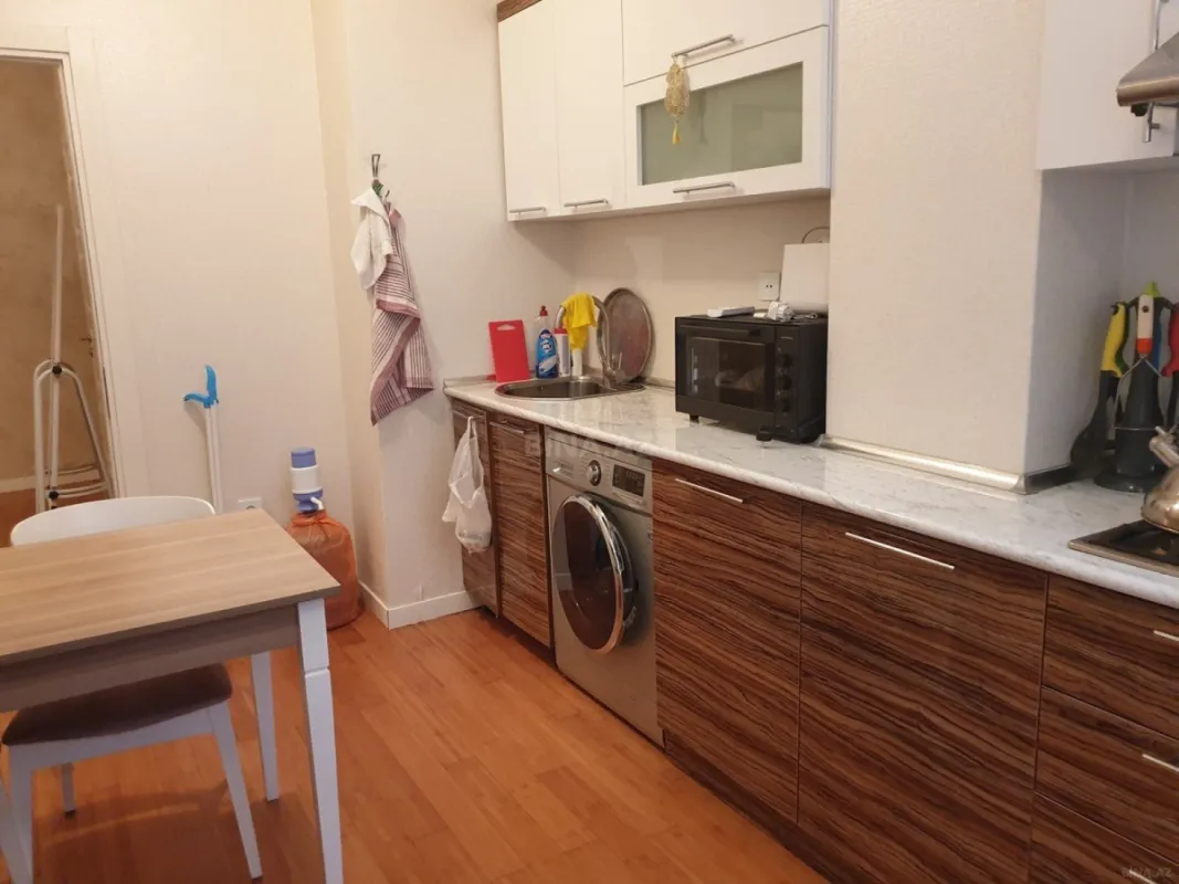 Kirayə verilir 2 otaqlı mənzil 75 m²