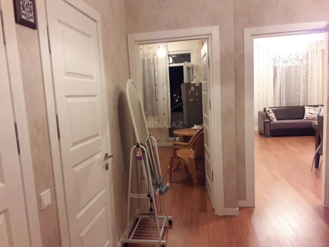 Kirayə verilir 2 otaqlı mənzil 75 m²