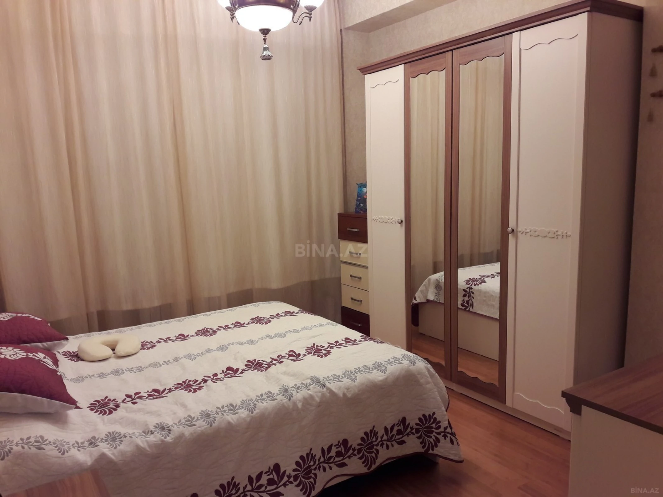 Kirayə verilir 2 otaqlı mənzil 75 m²
