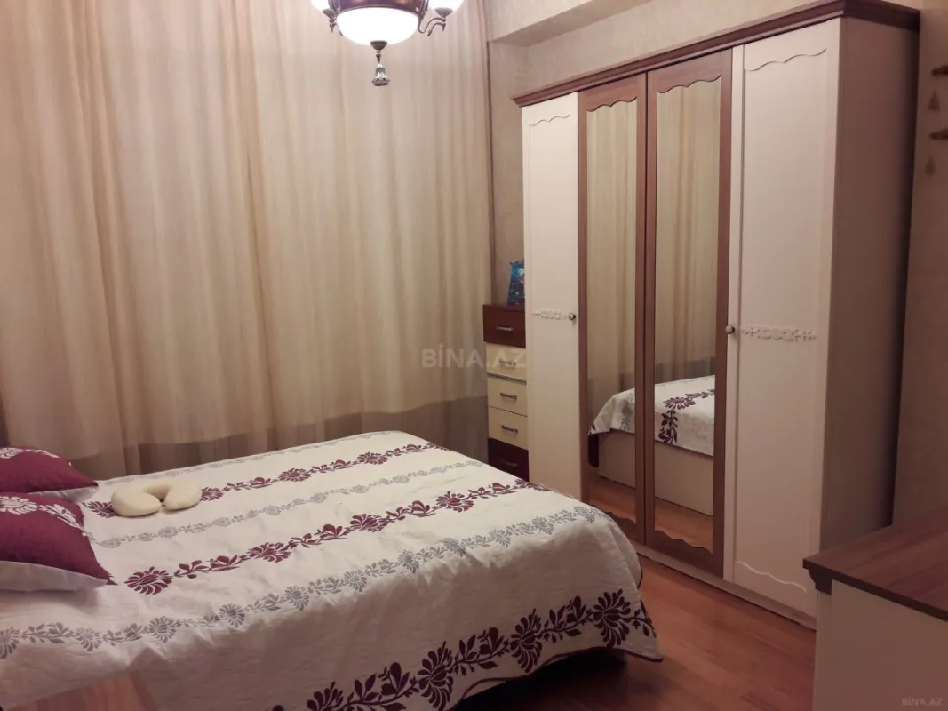 Kirayə verilir 2 otaqlı mənzil 75 m²