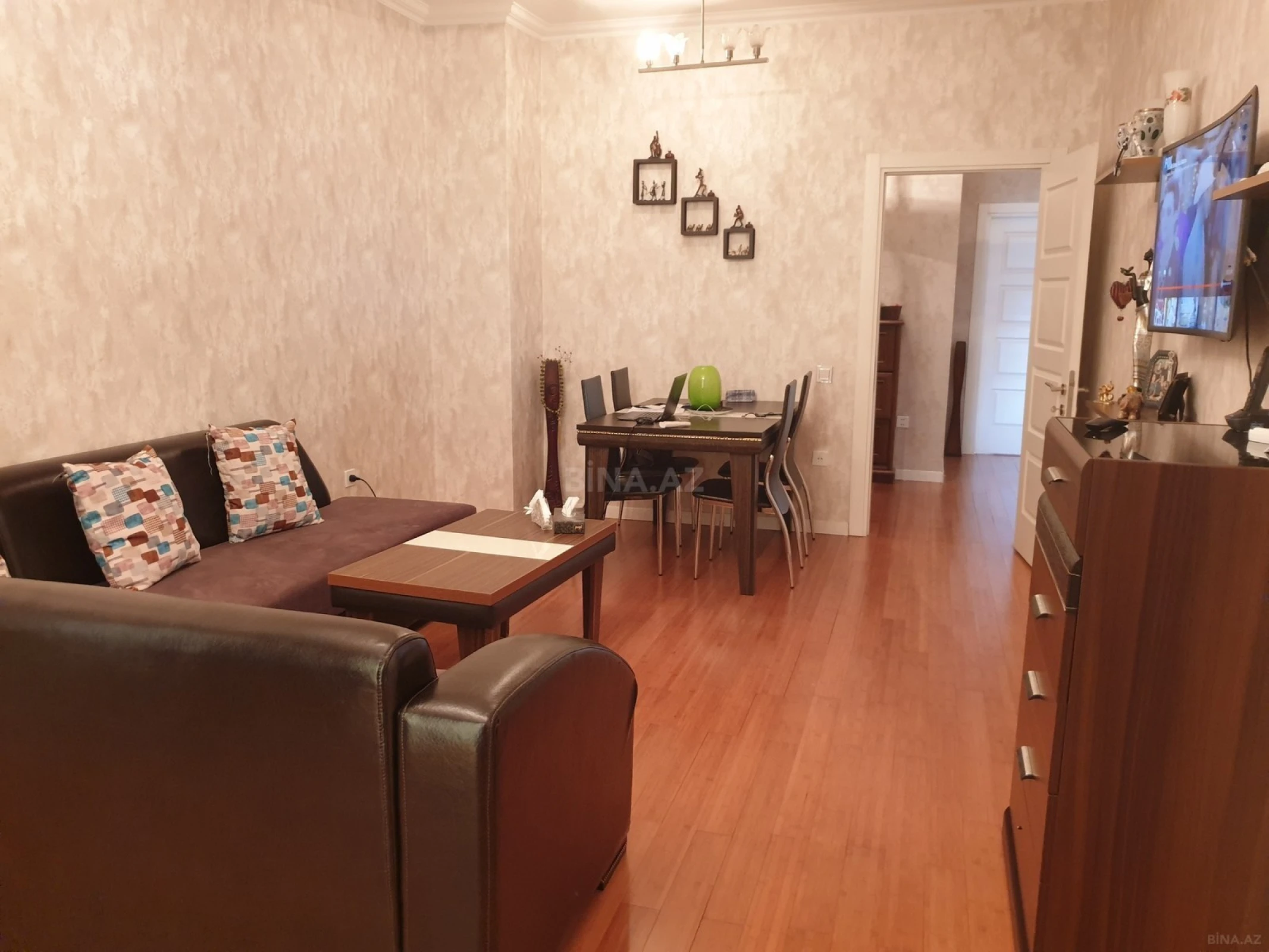 Kirayə verilir 2 otaqlı mənzil 75 m²