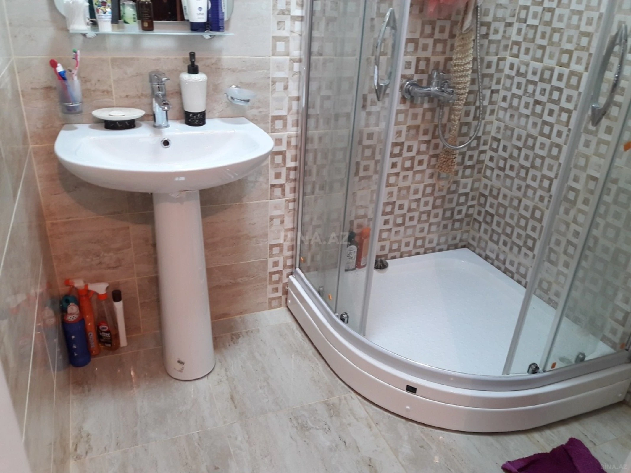 Kirayə verilir 2 otaqlı mənzil 75 m²